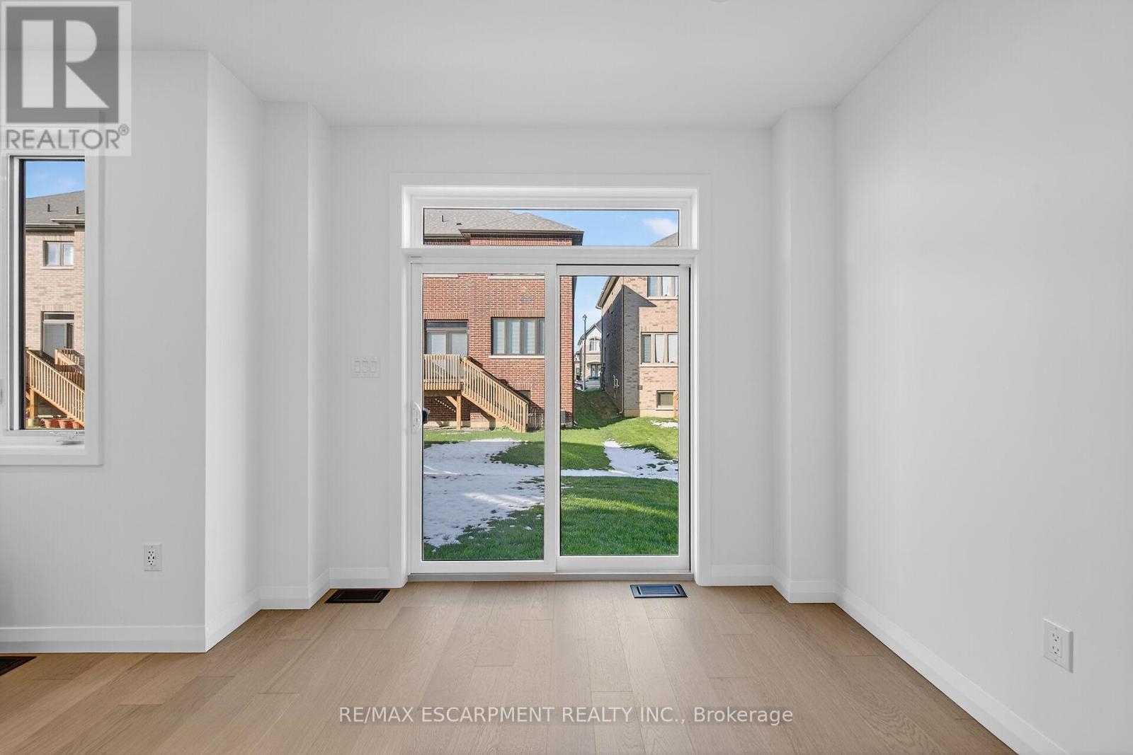 16 Sagewood Drive, Hamilton, ON - Indoor Photo Showing Other Room