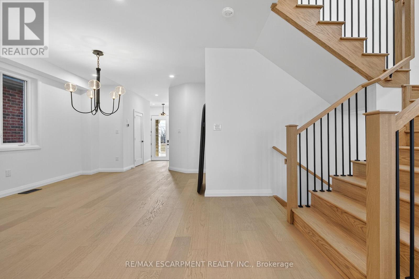 16 Sagewood Drive, Hamilton, ON - Indoor Photo Showing Other Room