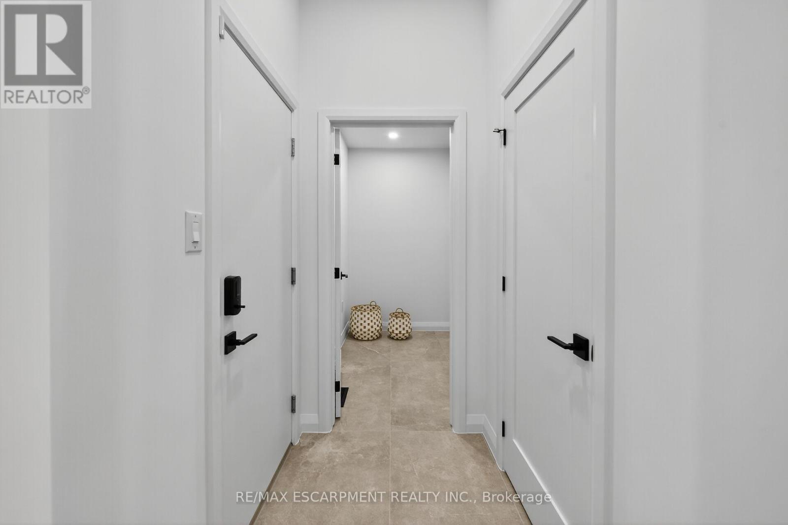 16 Sagewood Drive, Hamilton, ON - Indoor Photo Showing Other Room