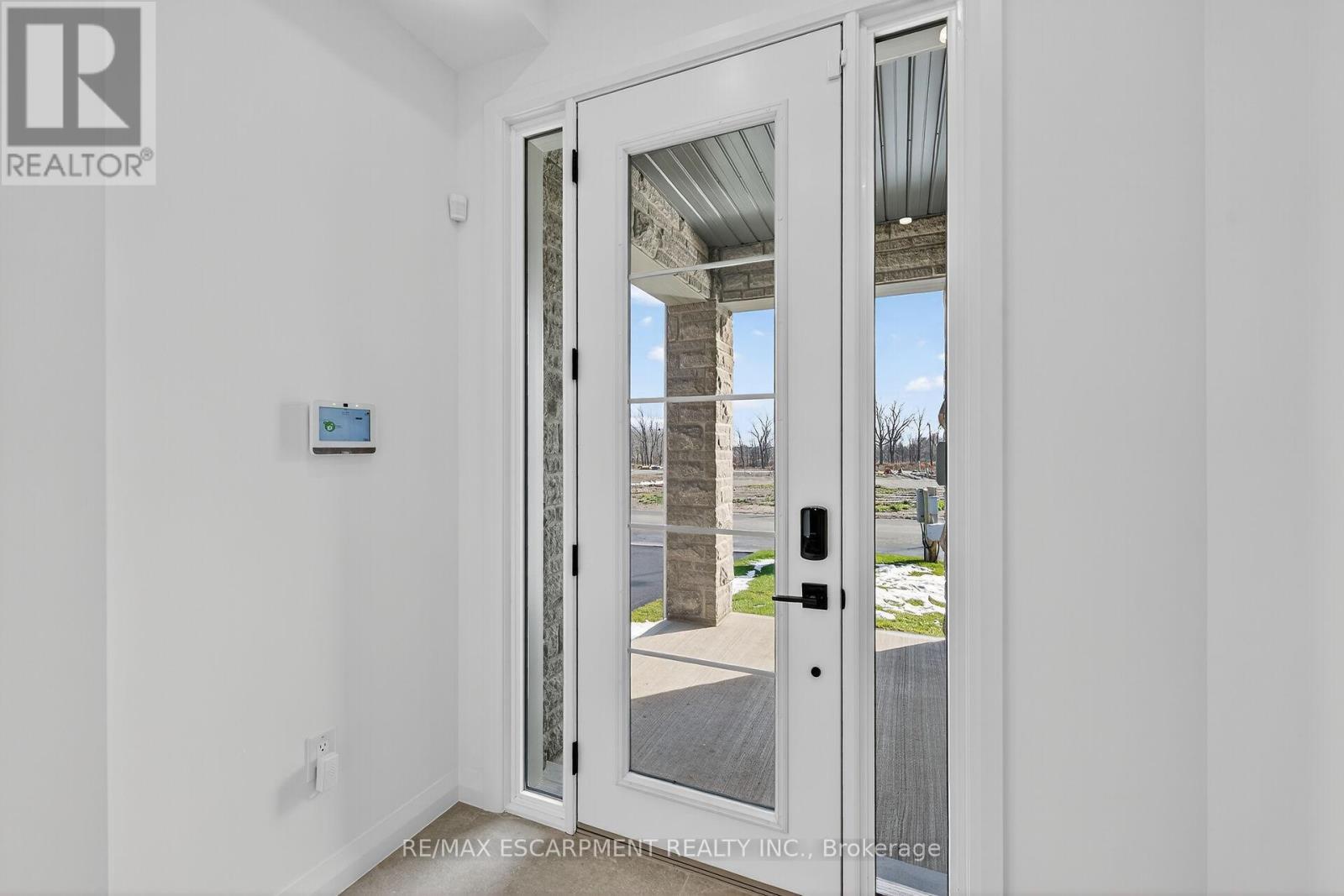 16 Sagewood Drive, Hamilton, ON - Indoor Photo Showing Other Room