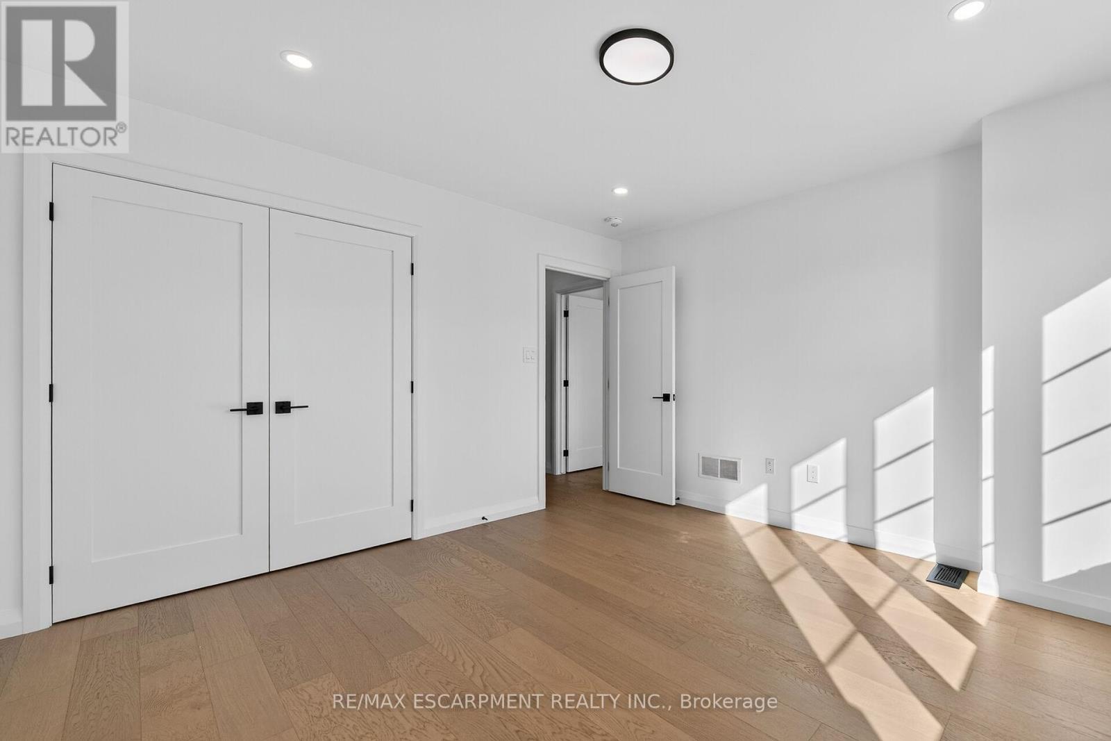 16 Sagewood Drive, Hamilton, ON - Indoor Photo Showing Other Room