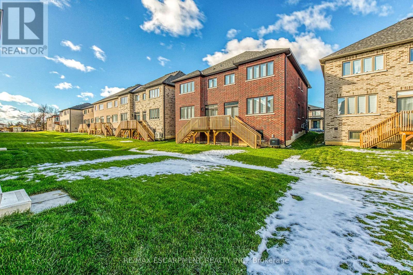 16 Sagewood Drive, Hamilton, ON - Outdoor