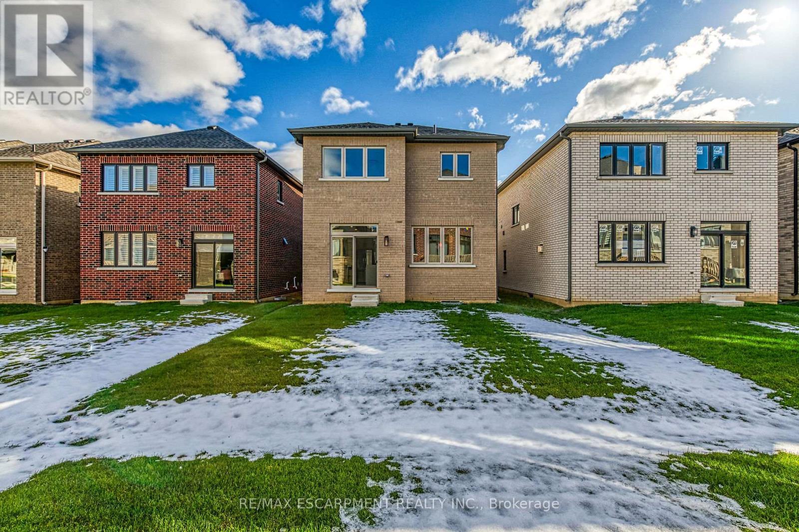 16 Sagewood Drive, Hamilton, ON - Outdoor