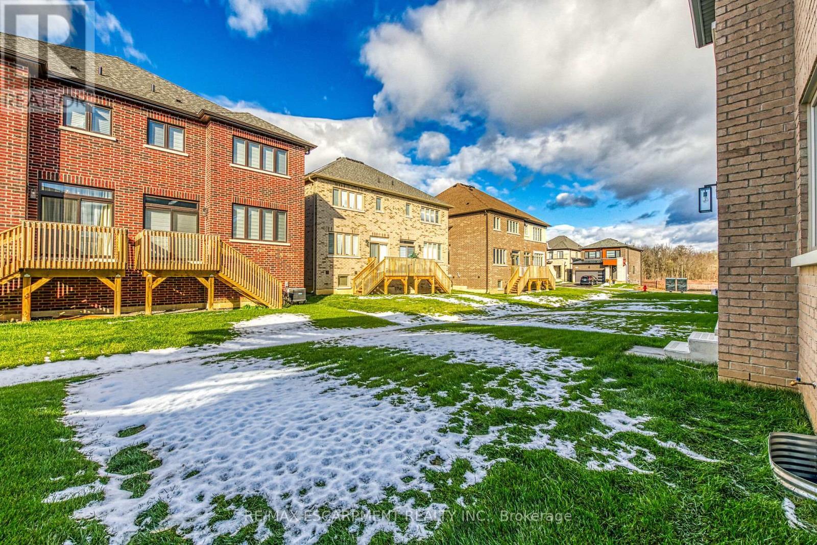 16 Sagewood Drive, Hamilton, ON - Outdoor