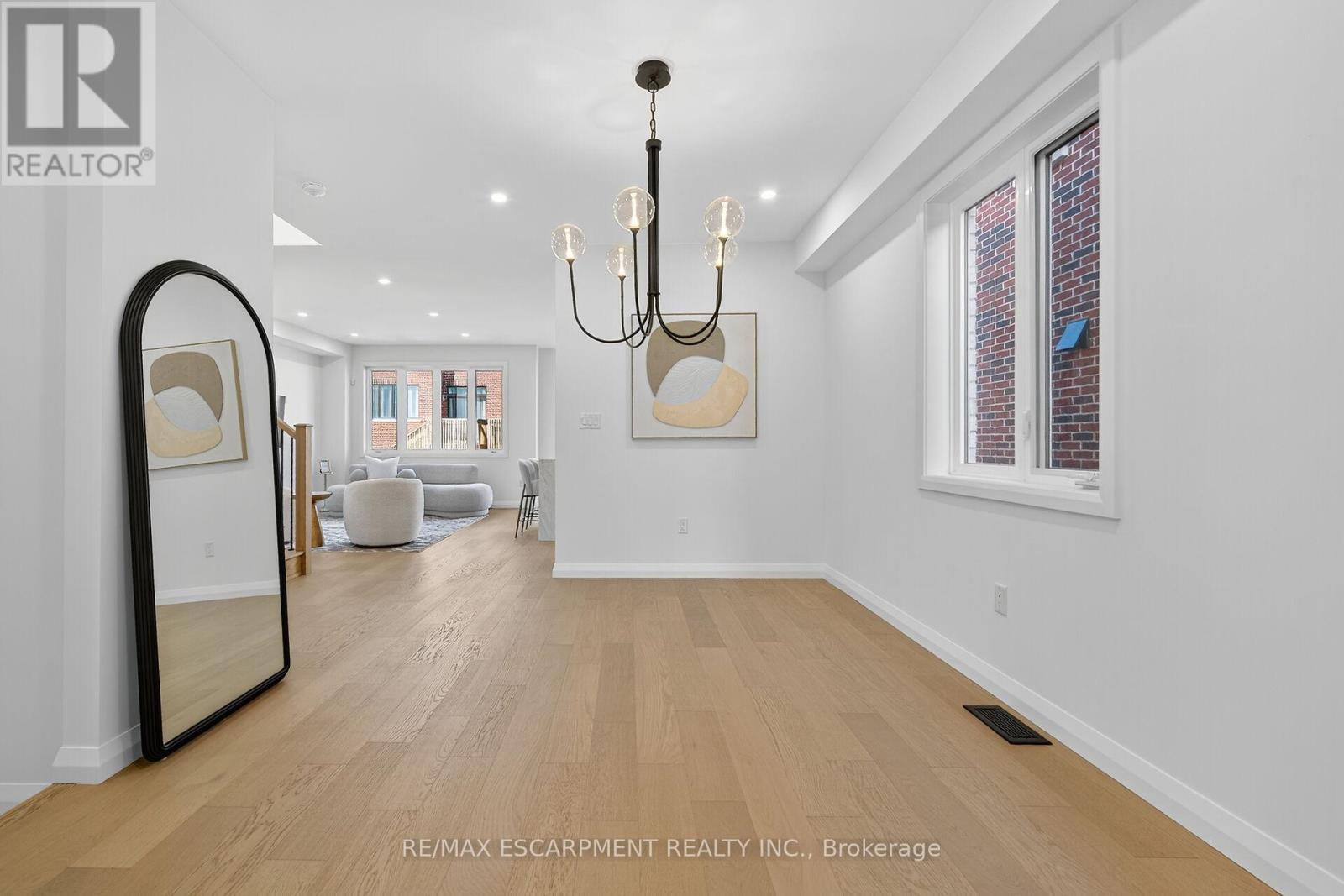 16 Sagewood Drive, Hamilton, ON - Indoor Photo Showing Other Room