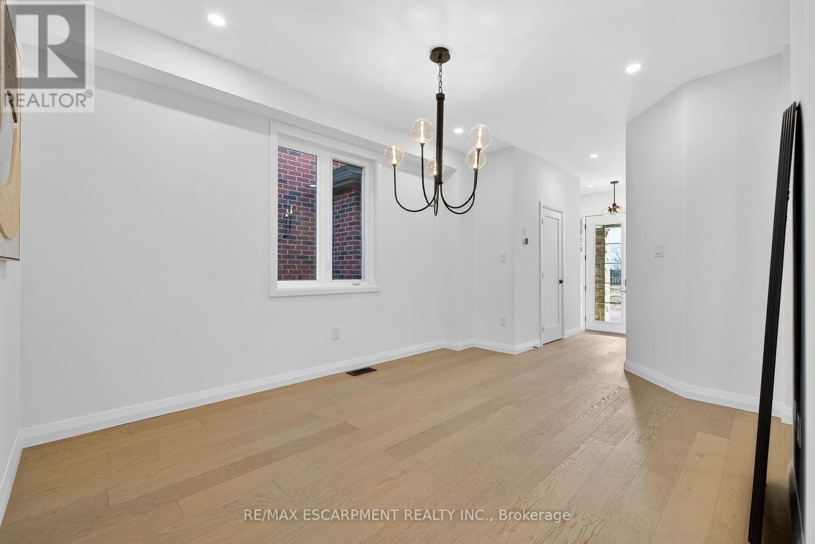 16 Sagewood Drive, Hamilton, ON - Indoor Photo Showing Other Room