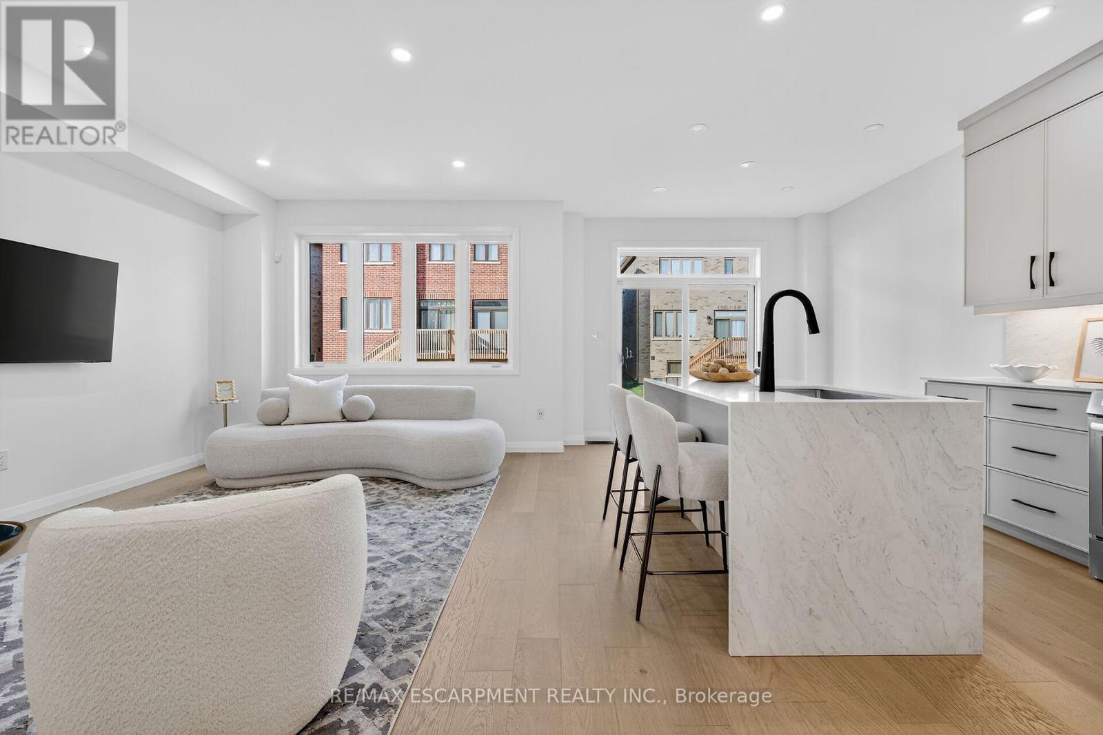 16 Sagewood Drive, Hamilton, ON - Indoor