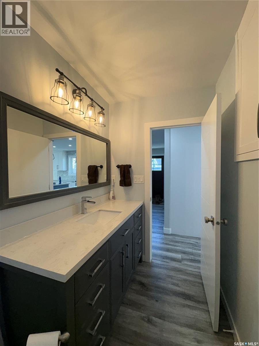 310 Main Street, Neudorf, SK - Indoor Photo Showing Bathroom