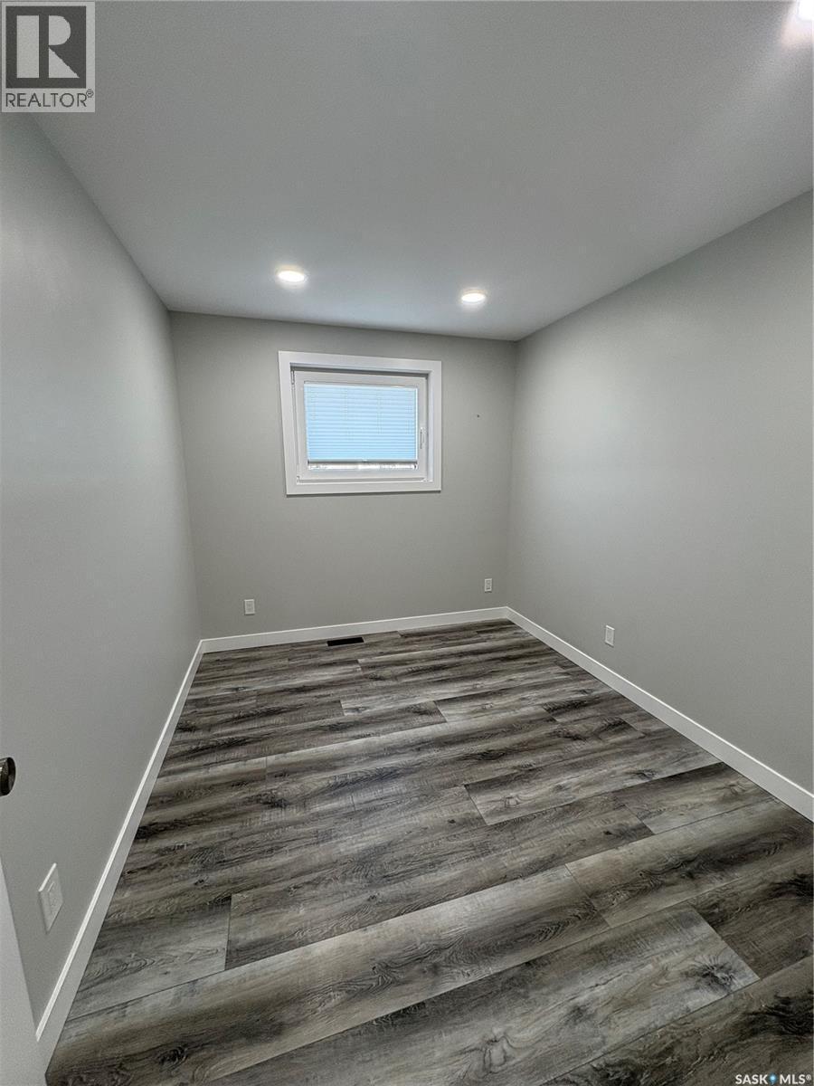 310 Main Street, Neudorf, SK - Indoor