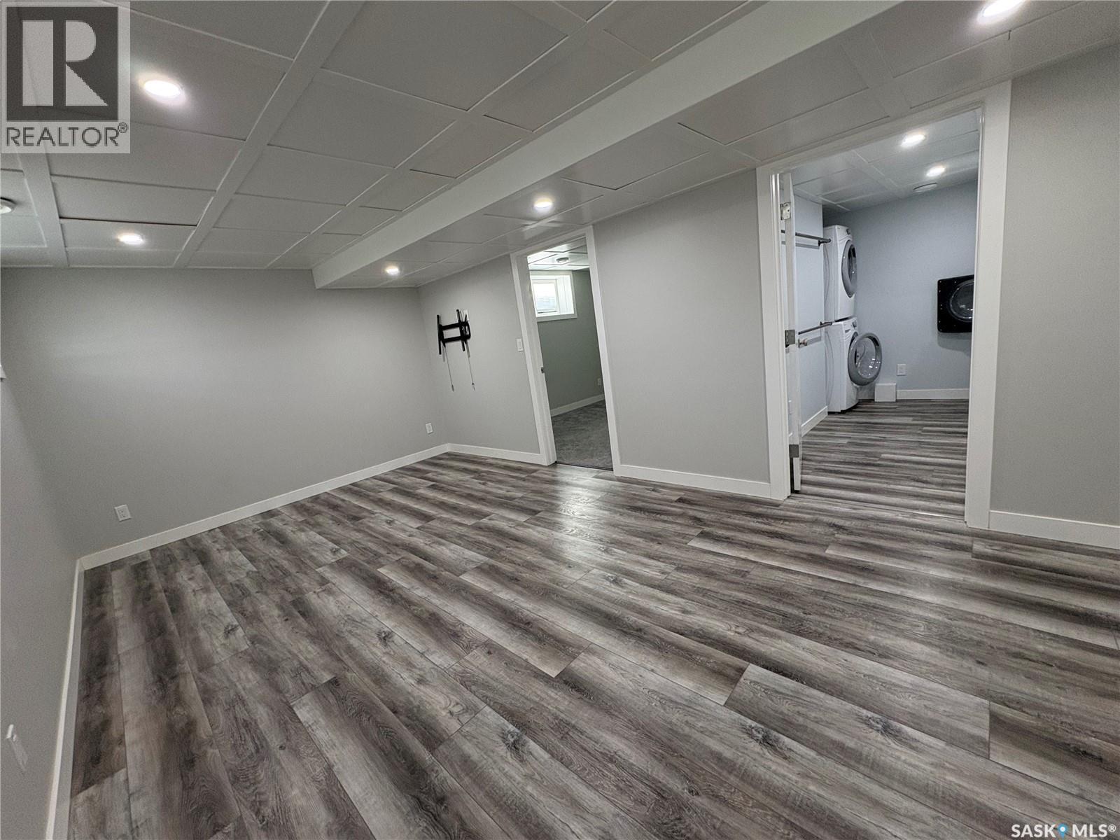 310 Main Street, Neudorf, SK - Indoor