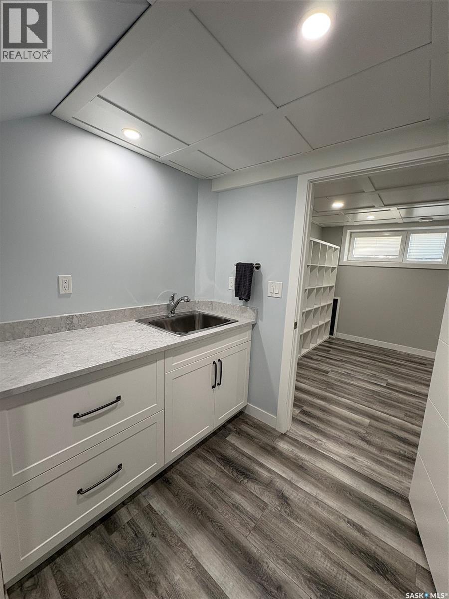 310 Main Street, Neudorf, SK - Indoor