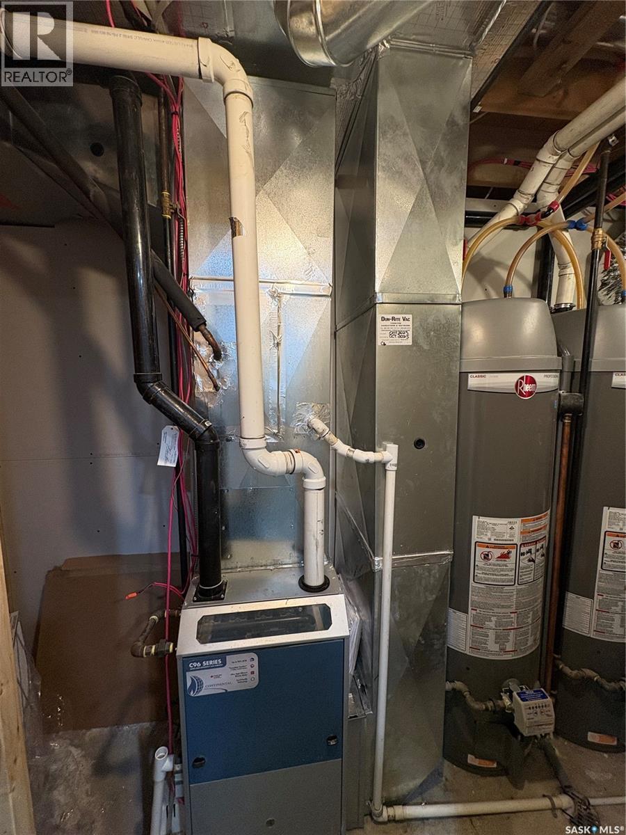 310 Main Street, Neudorf, SK - Indoor Photo Showing Basement