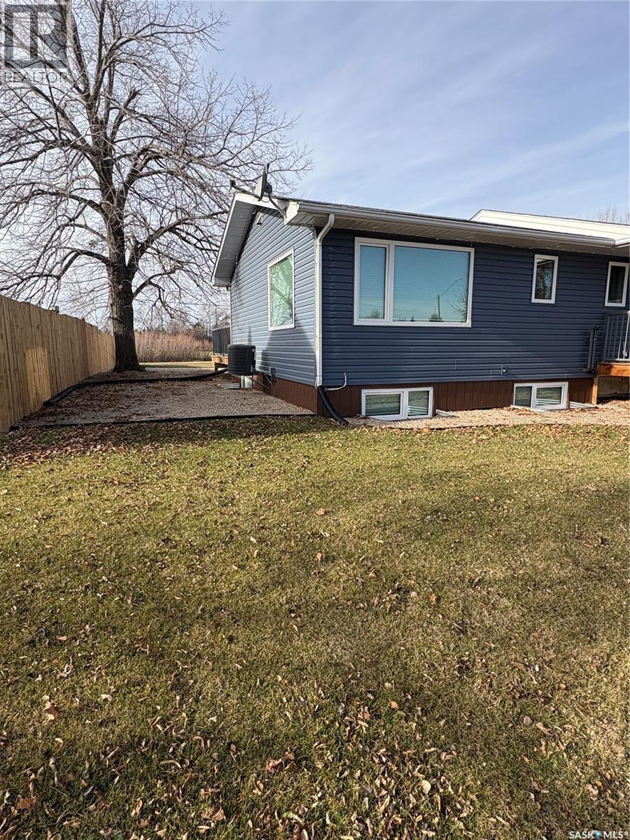 310 Main Street, Neudorf, SK - Outdoor