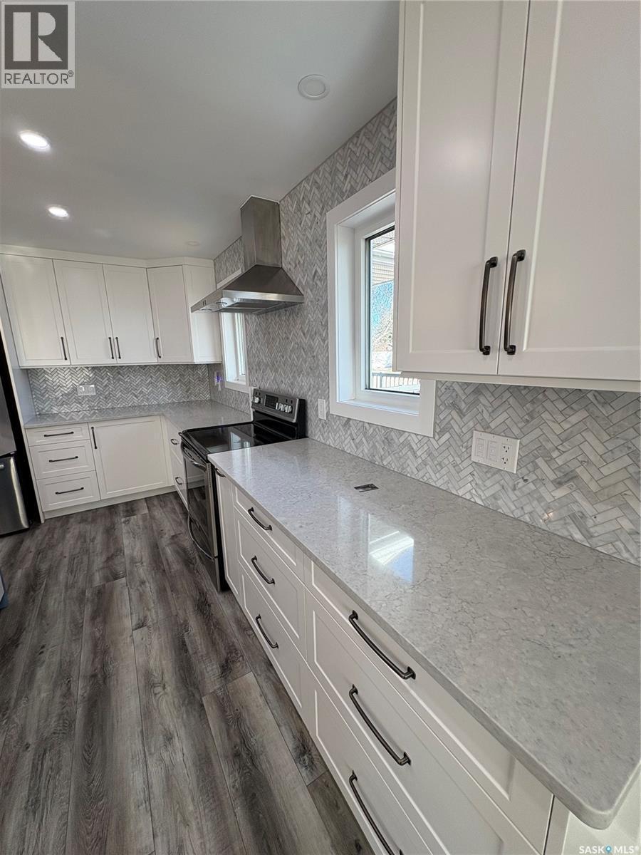 310 Main Street, Neudorf, SK - Indoor Photo Showing Kitchen With Upgraded Kitchen
