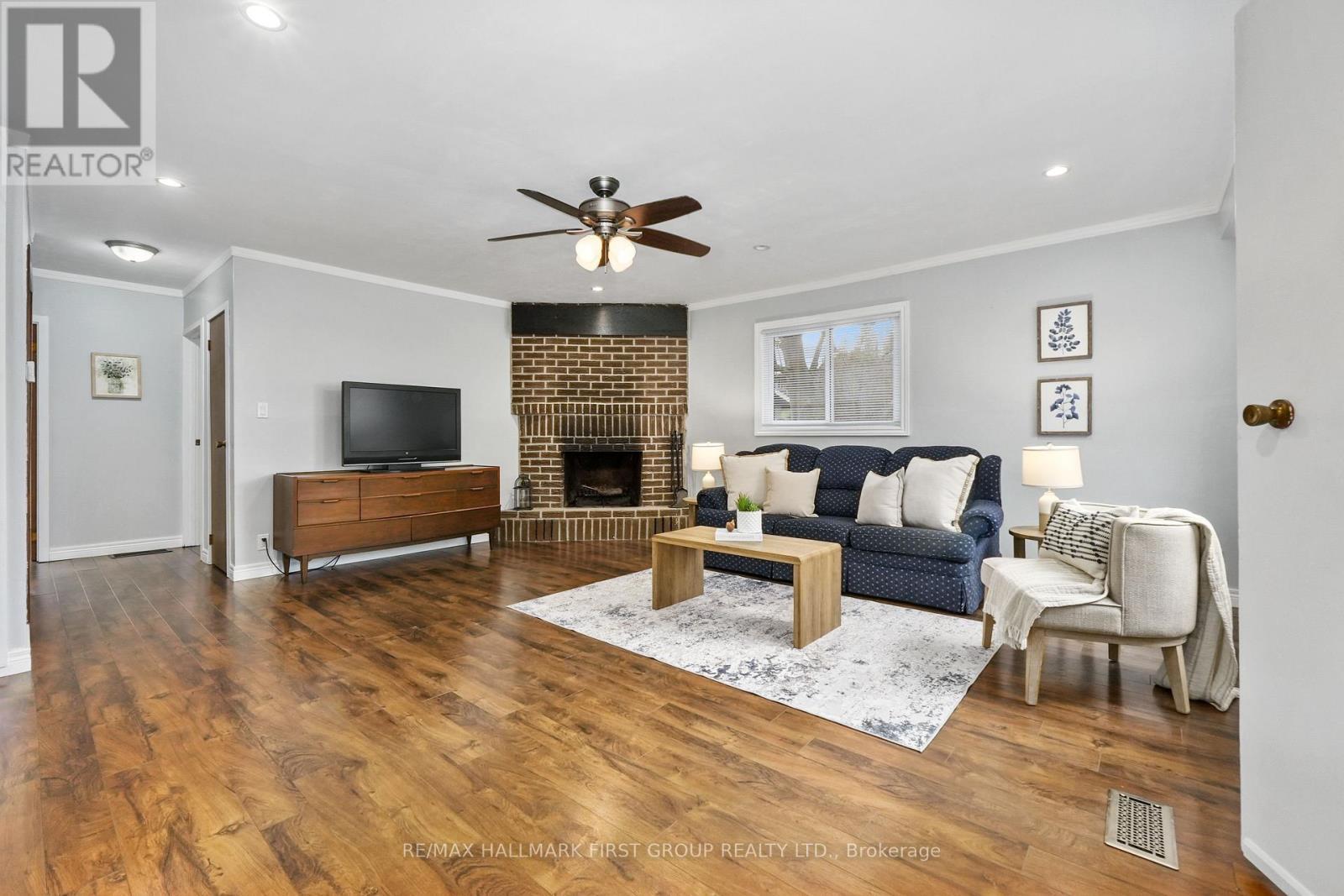 64 Langs Road, Alnwick/Haldimand, ON - Indoor Photo Showing Living Room With Fireplace
