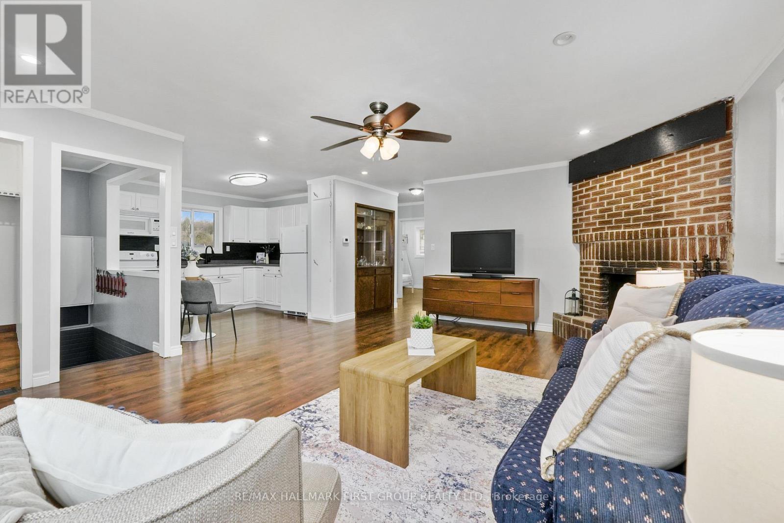 64 Langs Road, Alnwick/Haldimand, ON - Indoor Photo Showing Living Room