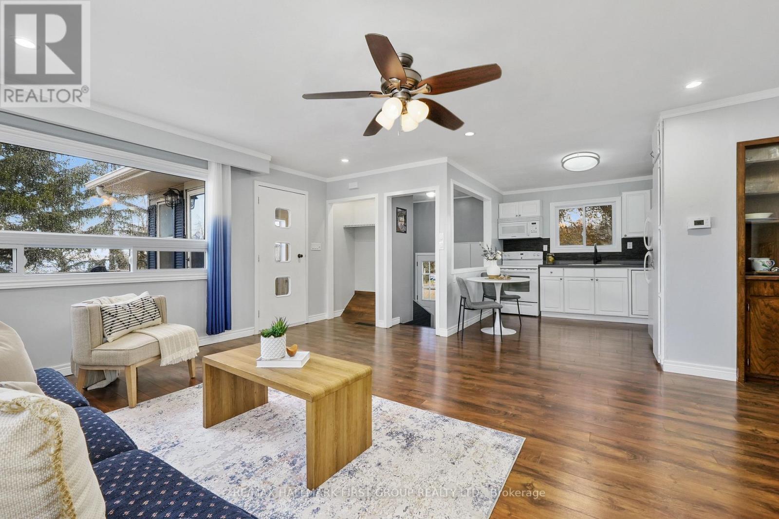 64 Langs Road, Alnwick/Haldimand, ON - Indoor Photo Showing Living Room