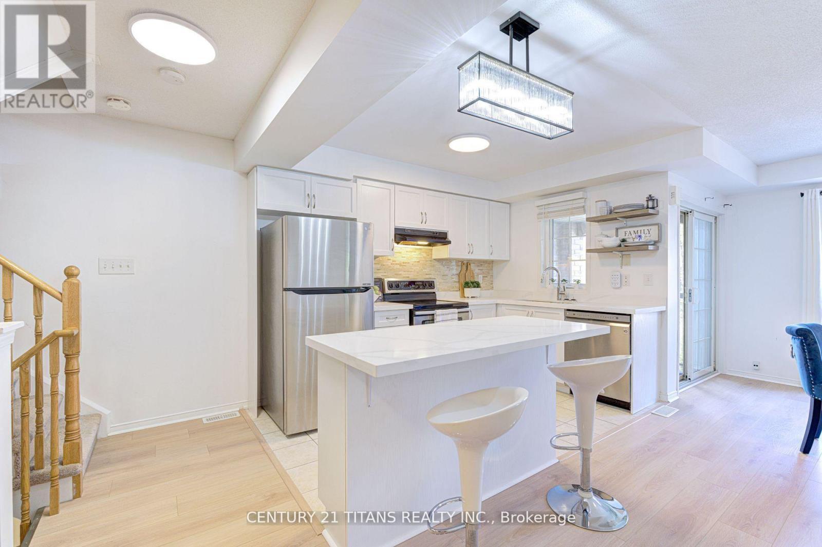 26 Pendrill Way, Ajax, ON - Indoor Photo Showing Kitchen