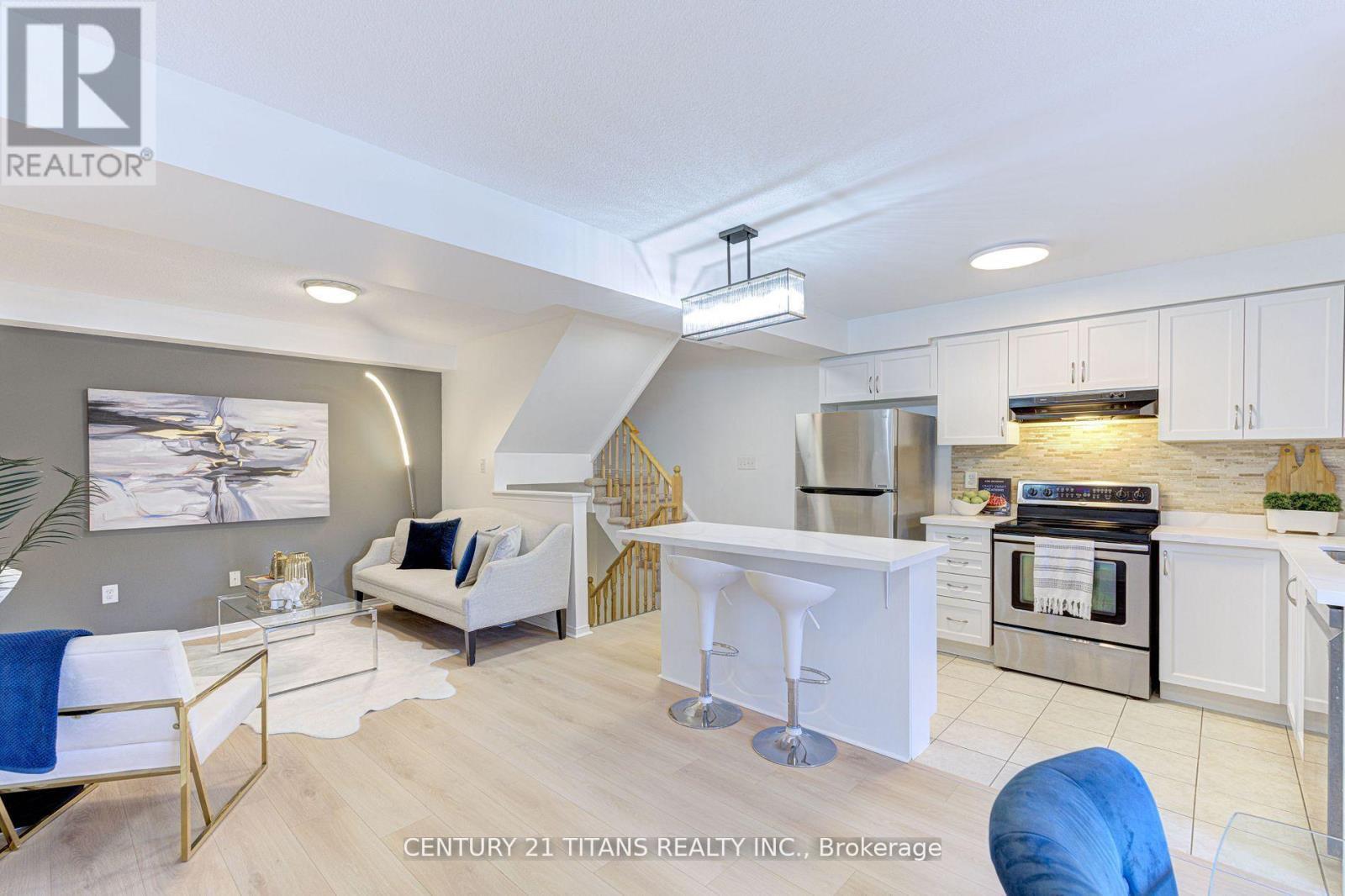 26 Pendrill Way, Ajax, ON - Indoor Photo Showing Kitchen