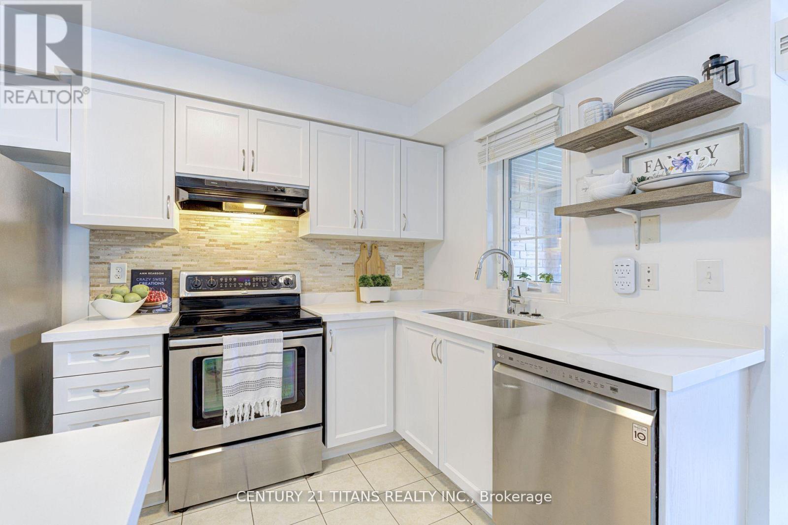 26 Pendrill Way, Ajax, ON - Indoor Photo Showing Kitchen With Double Sink