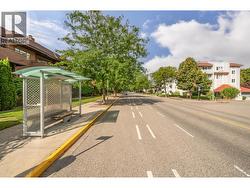 Amazing Central Location on a main transit route -