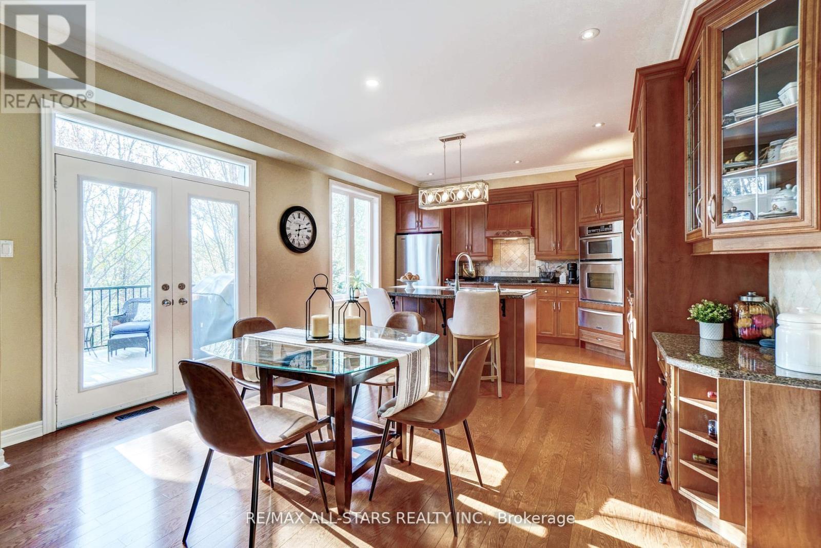 64 Button Crescent, Uxbridge, ON - Indoor Photo Showing Dining Room