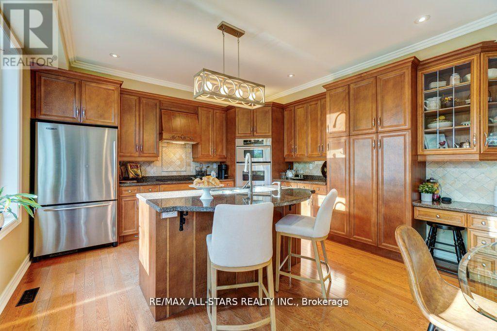 64 Button Crescent, Uxbridge, ON - Indoor Photo Showing Kitchen