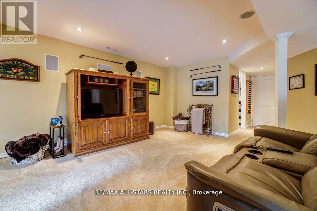64 Button Crescent, Uxbridge, ON - Indoor