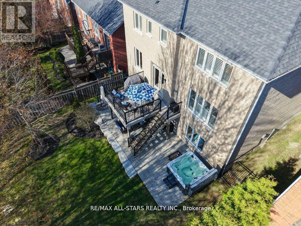 64 Button Crescent, Uxbridge, ON - Outdoor