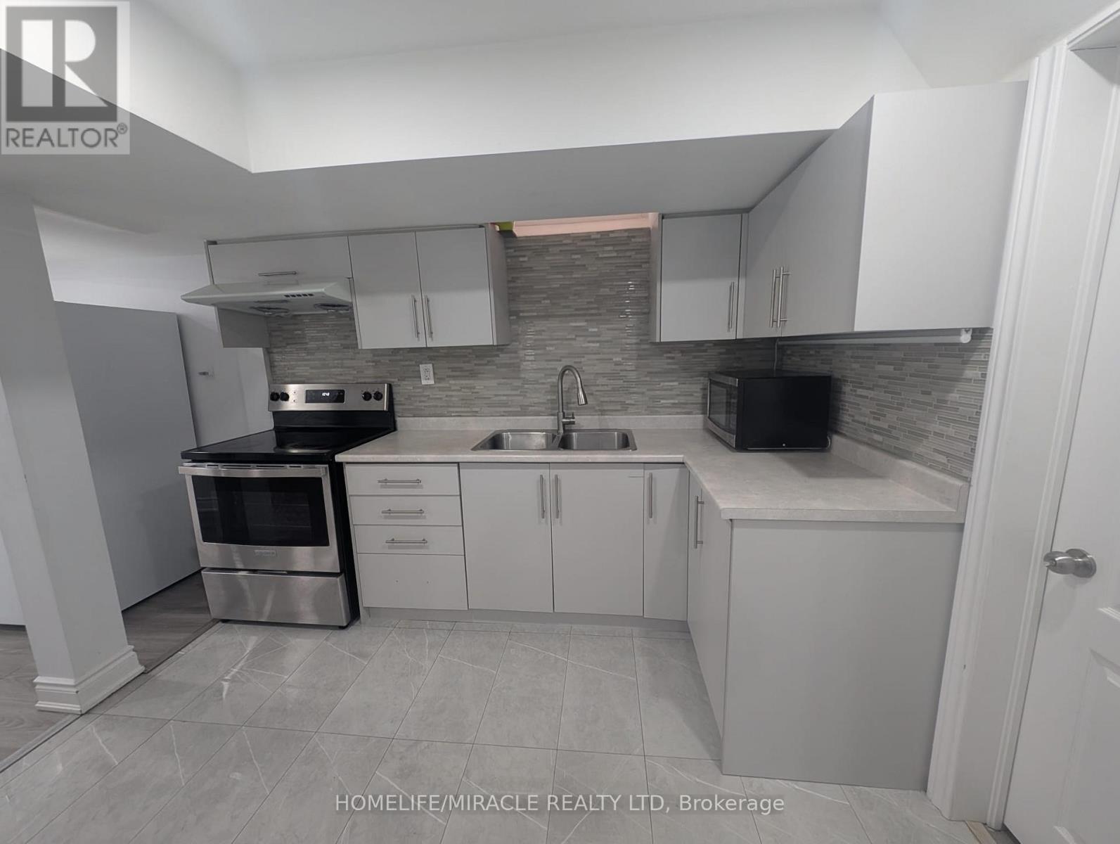 Lower - 67 Herdwick Street, Brampton, ON - Indoor Photo Showing Kitchen