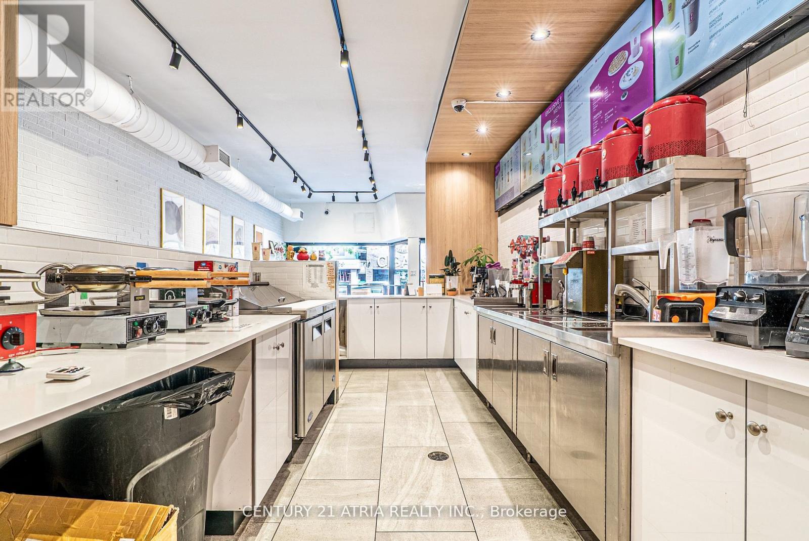 83 Lakeshore Road S, Mississauga, ON