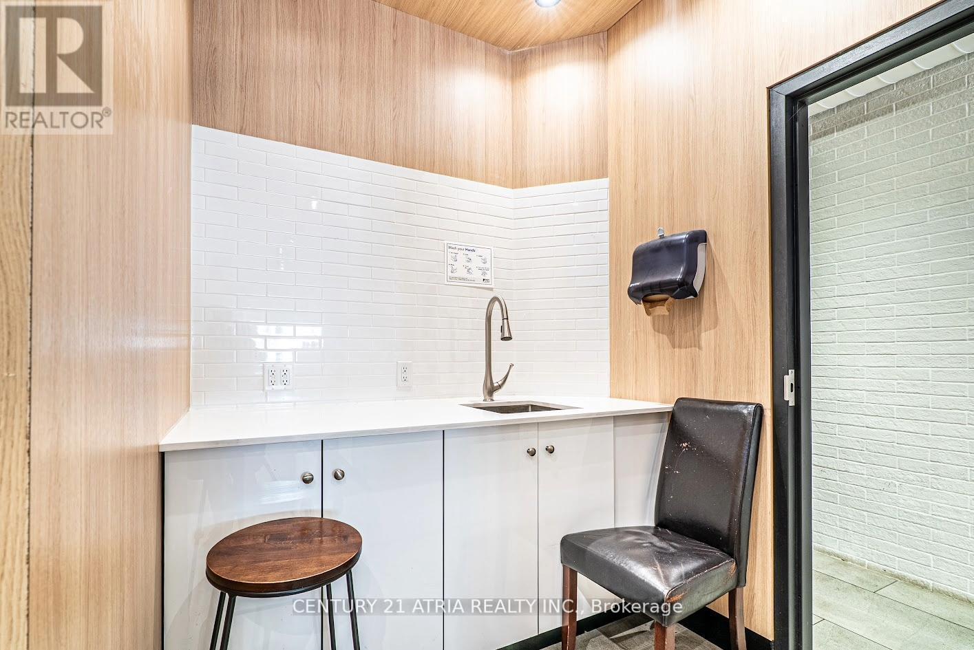 83 Lakeshore Road S, Mississauga, ON