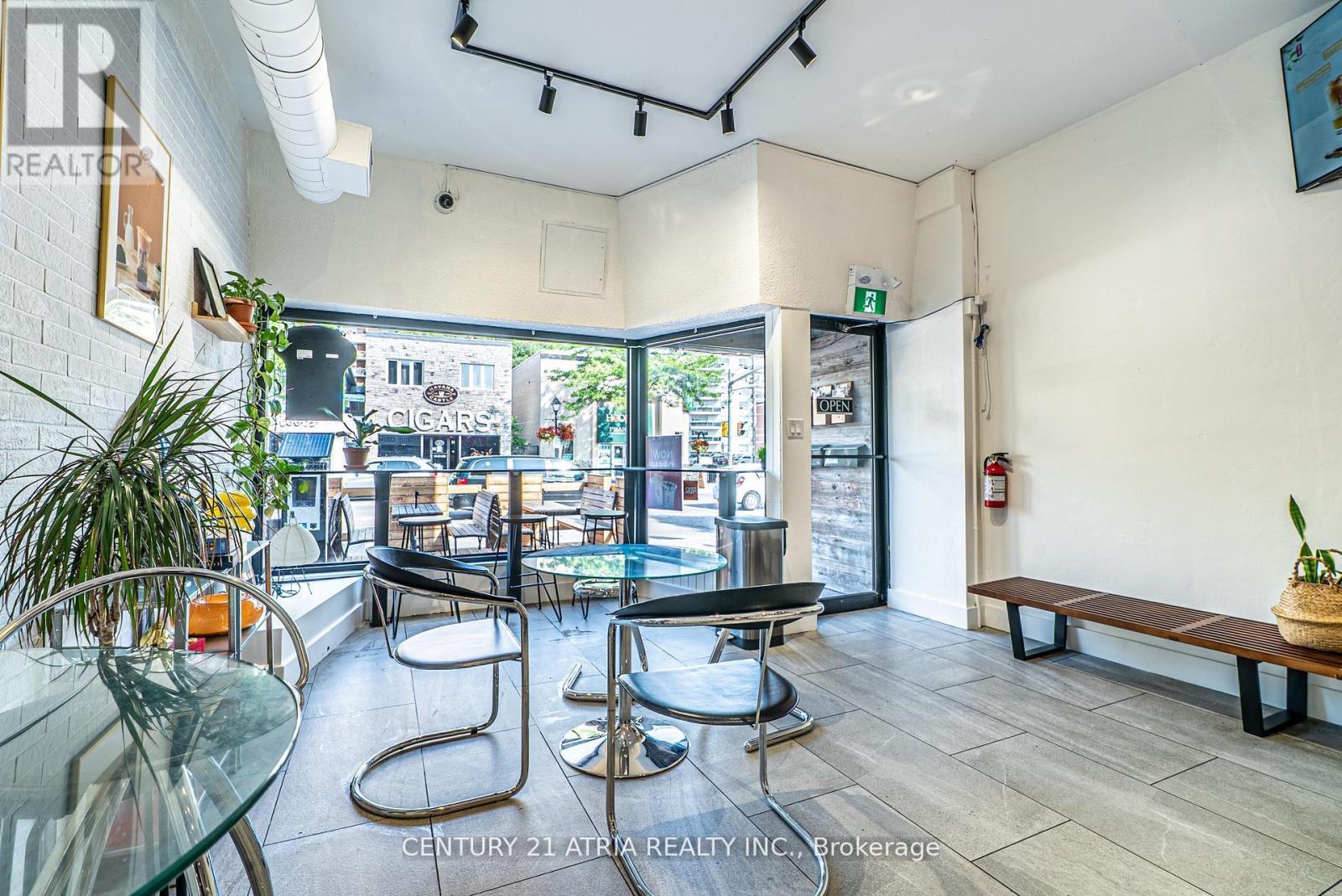 83 Lakeshore Road S, Mississauga, ON