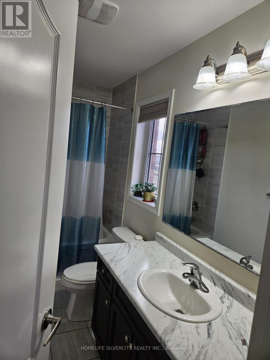 46 Callandar Road, Brampton, ON - Indoor Photo Showing Bathroom