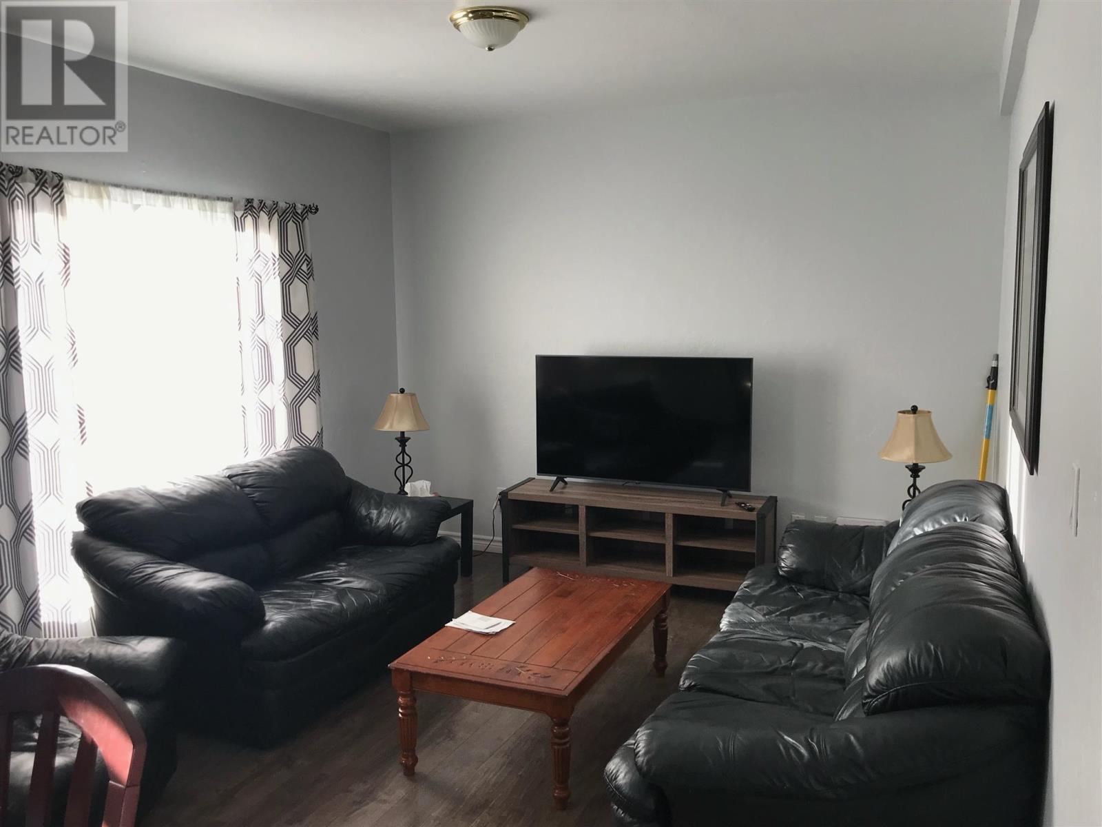 114 Monk St, Chapleau, ON - Indoor Photo Showing Living Room