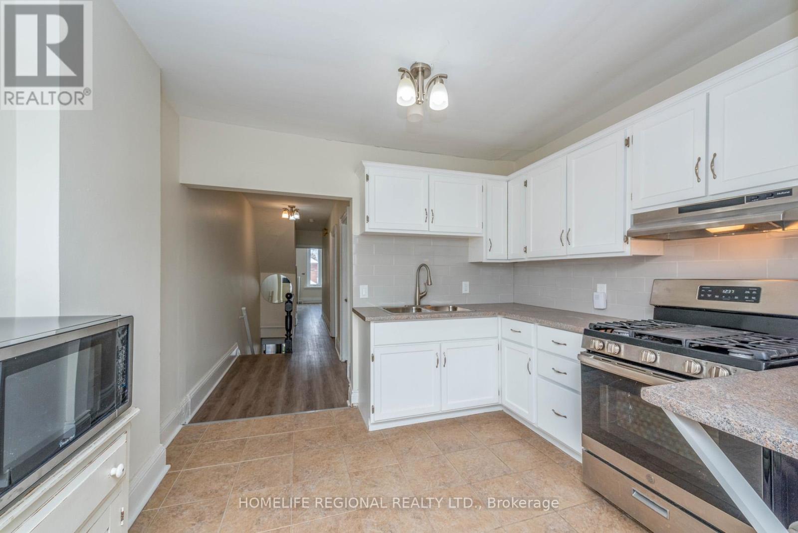 200 Roxton Road, Toronto, ON - Indoor Photo Showing Kitchen With Double Sink