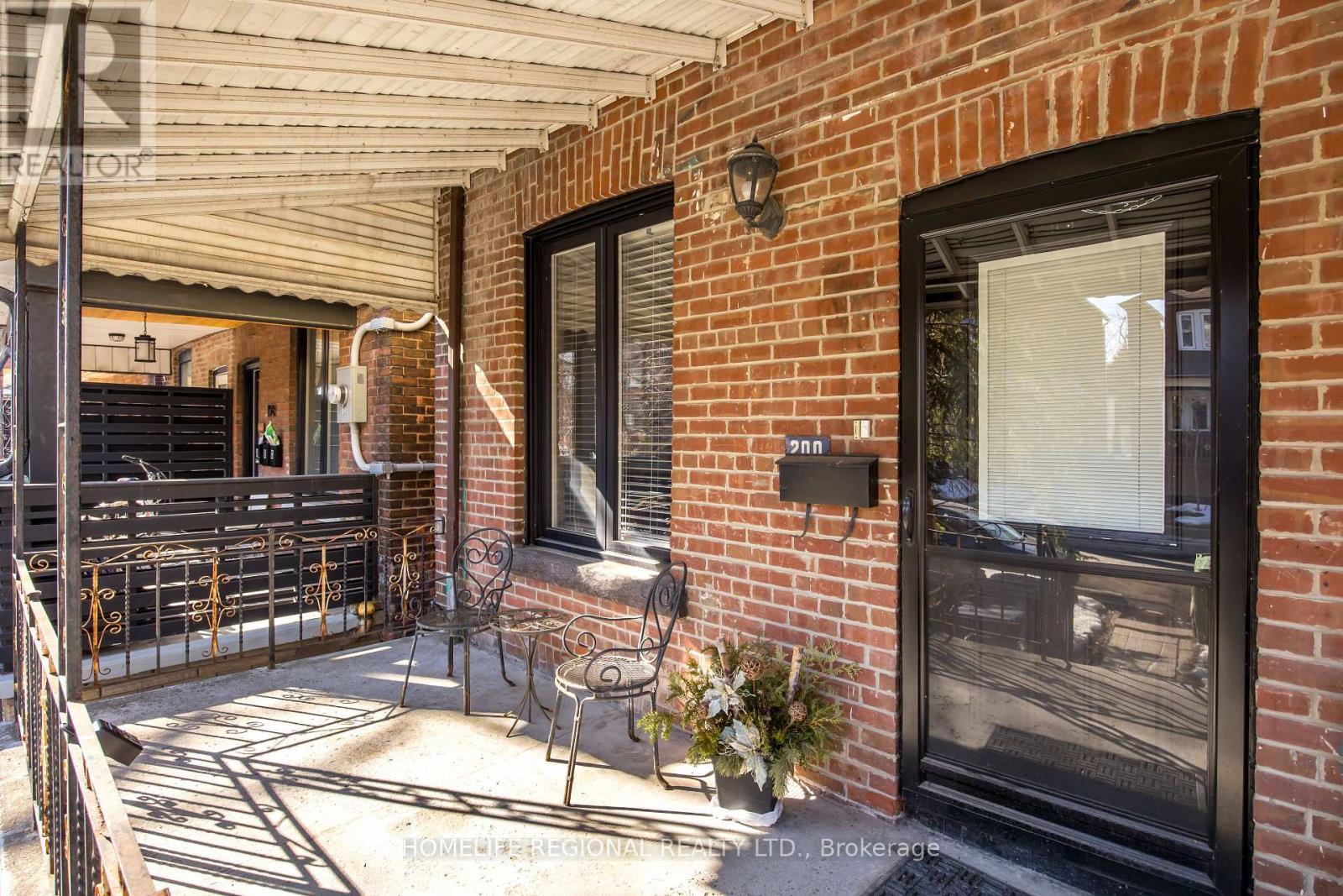 200 Roxton Road, Toronto, ON - Outdoor