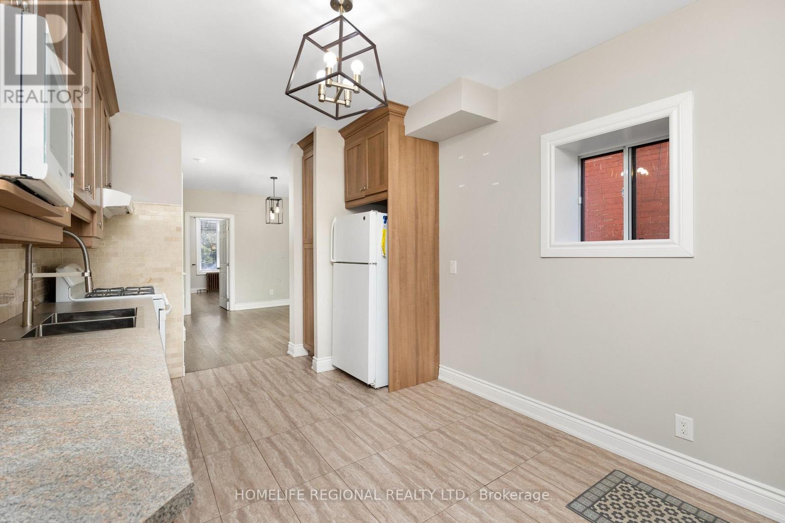 200 Roxton Road, Toronto, ON - Indoor