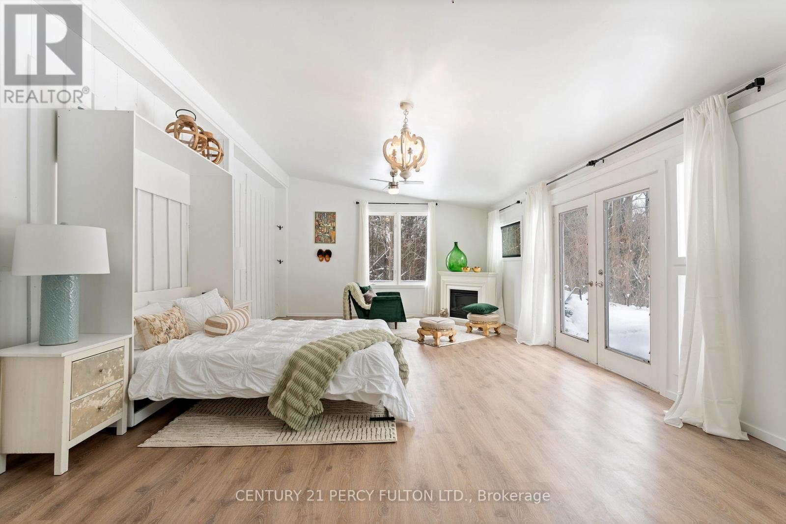 5659 Gilmore Road, Clarington, ON - Indoor Photo Showing Bedroom