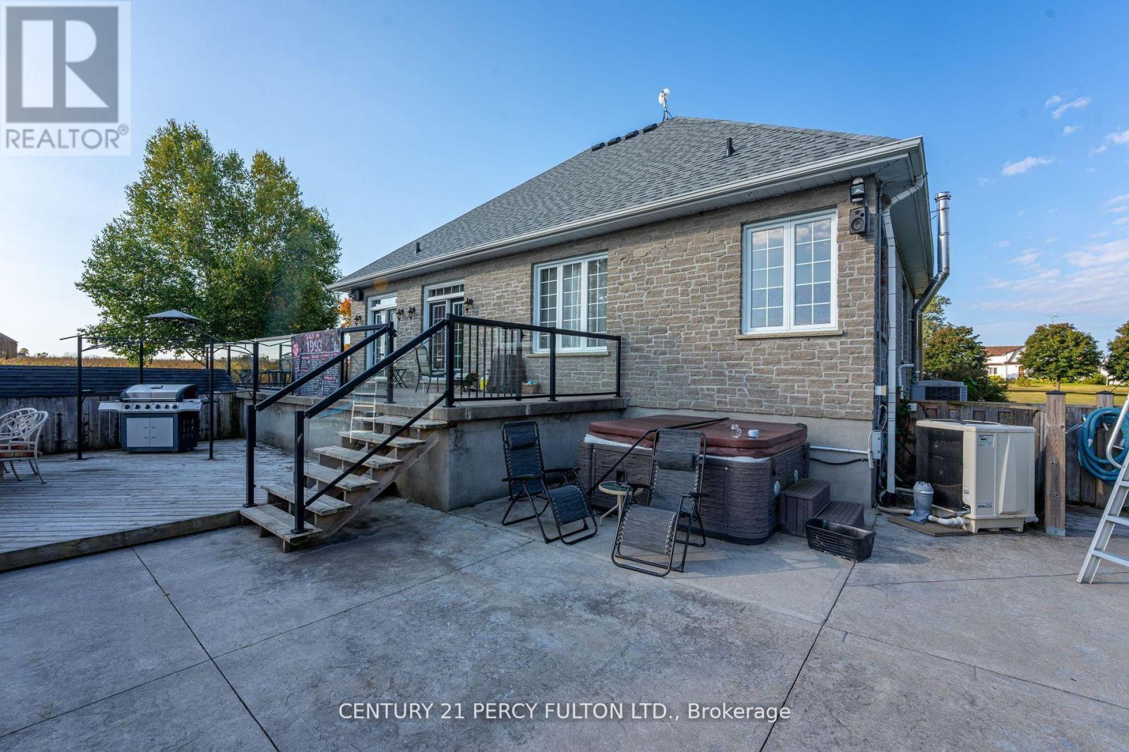 5659 Gilmore Road, Clarington, ON - Outdoor With Deck Patio Veranda With Exterior