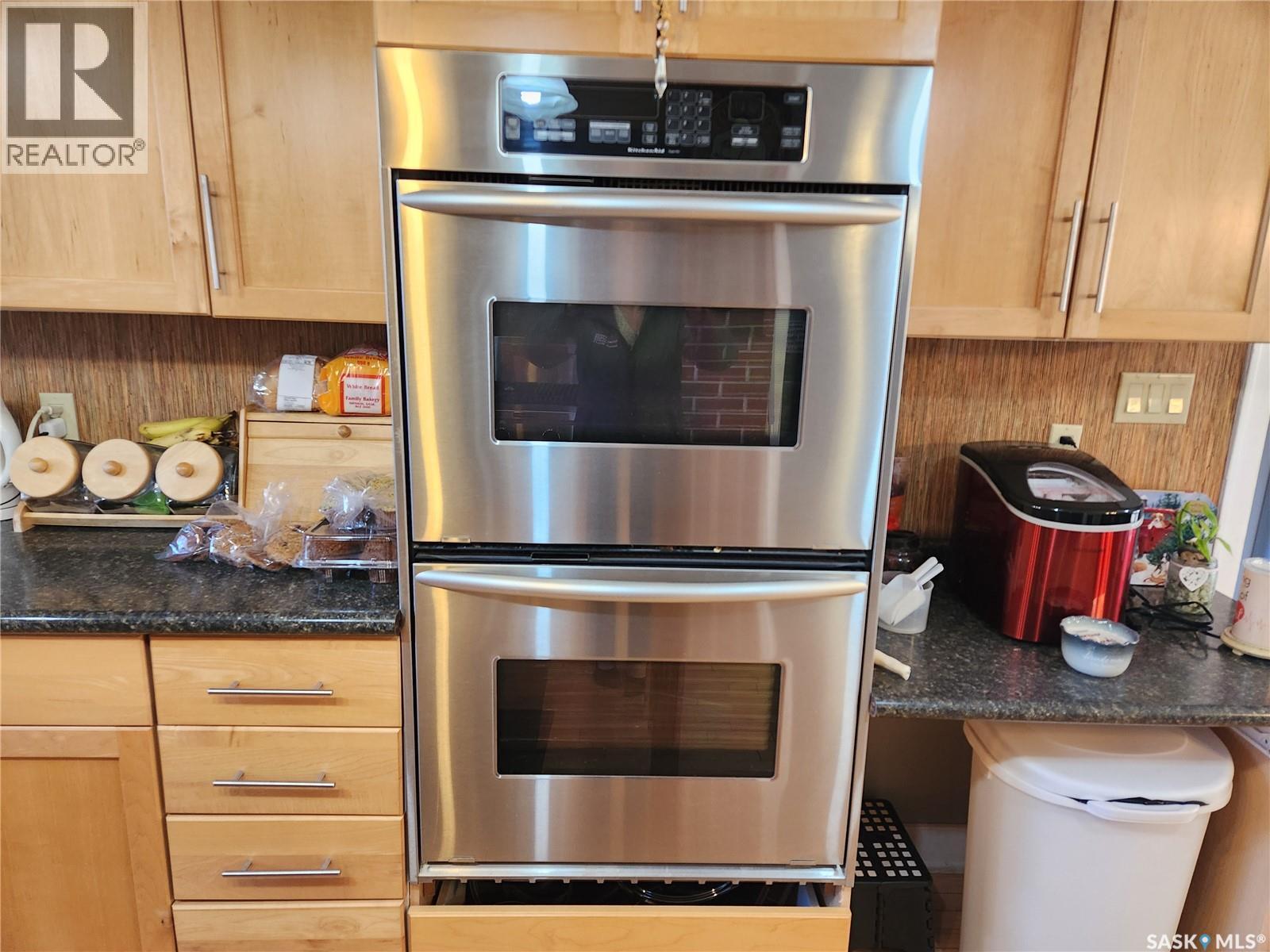 309 4Th Street W, Nipawin, SK - Indoor Photo Showing Kitchen