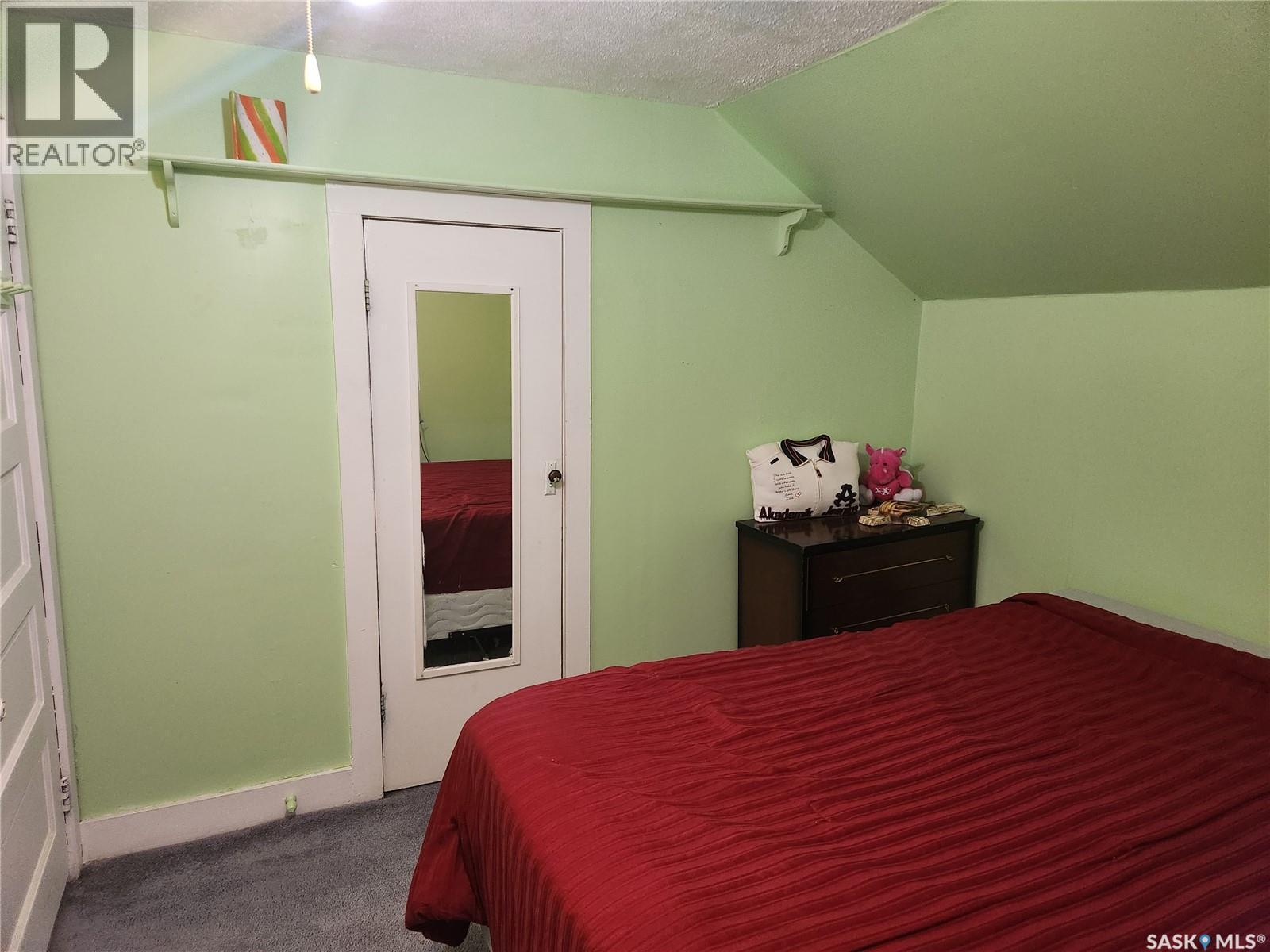 309 4Th Street W, Nipawin, SK - Indoor Photo Showing Bedroom