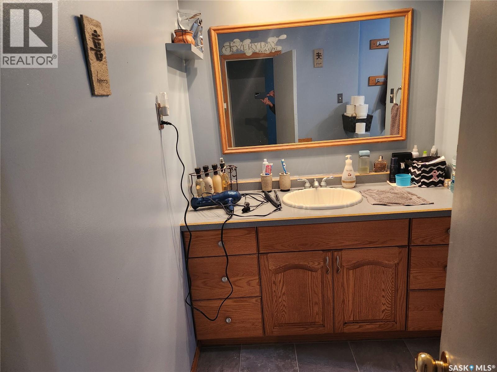 309 4Th Street W, Nipawin, SK - Indoor Photo Showing Bathroom