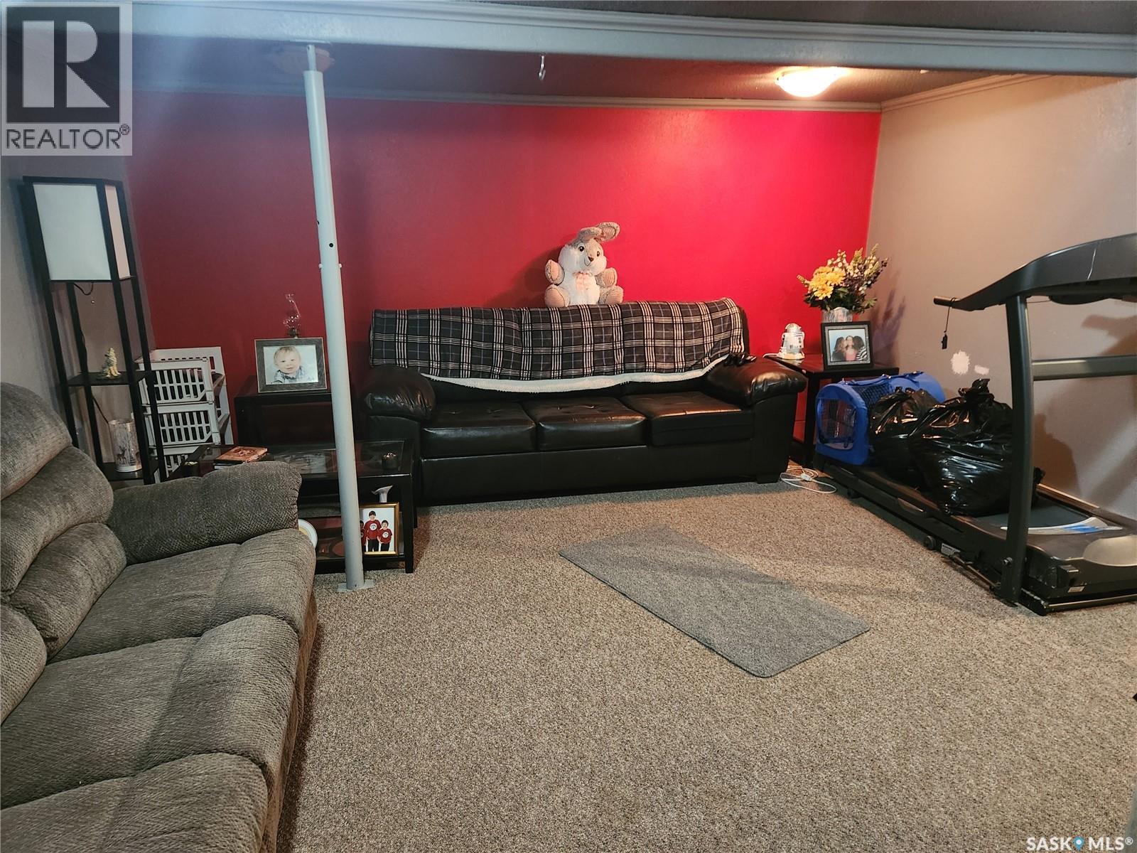 309 4Th Street W, Nipawin, SK - Indoor