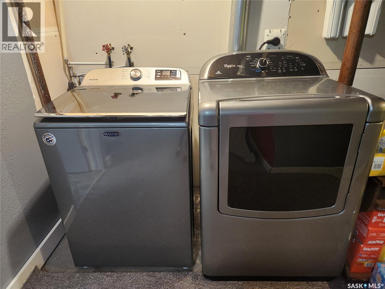 309 4Th Street W, Nipawin, SK - Indoor Photo Showing Laundry Room