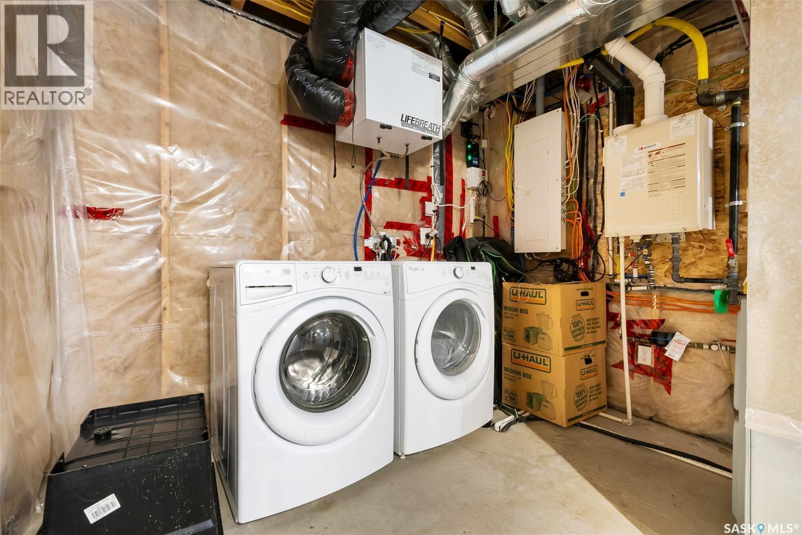 5057 Cornell Gate, Regina, SK - Indoor Photo Showing Laundry Room