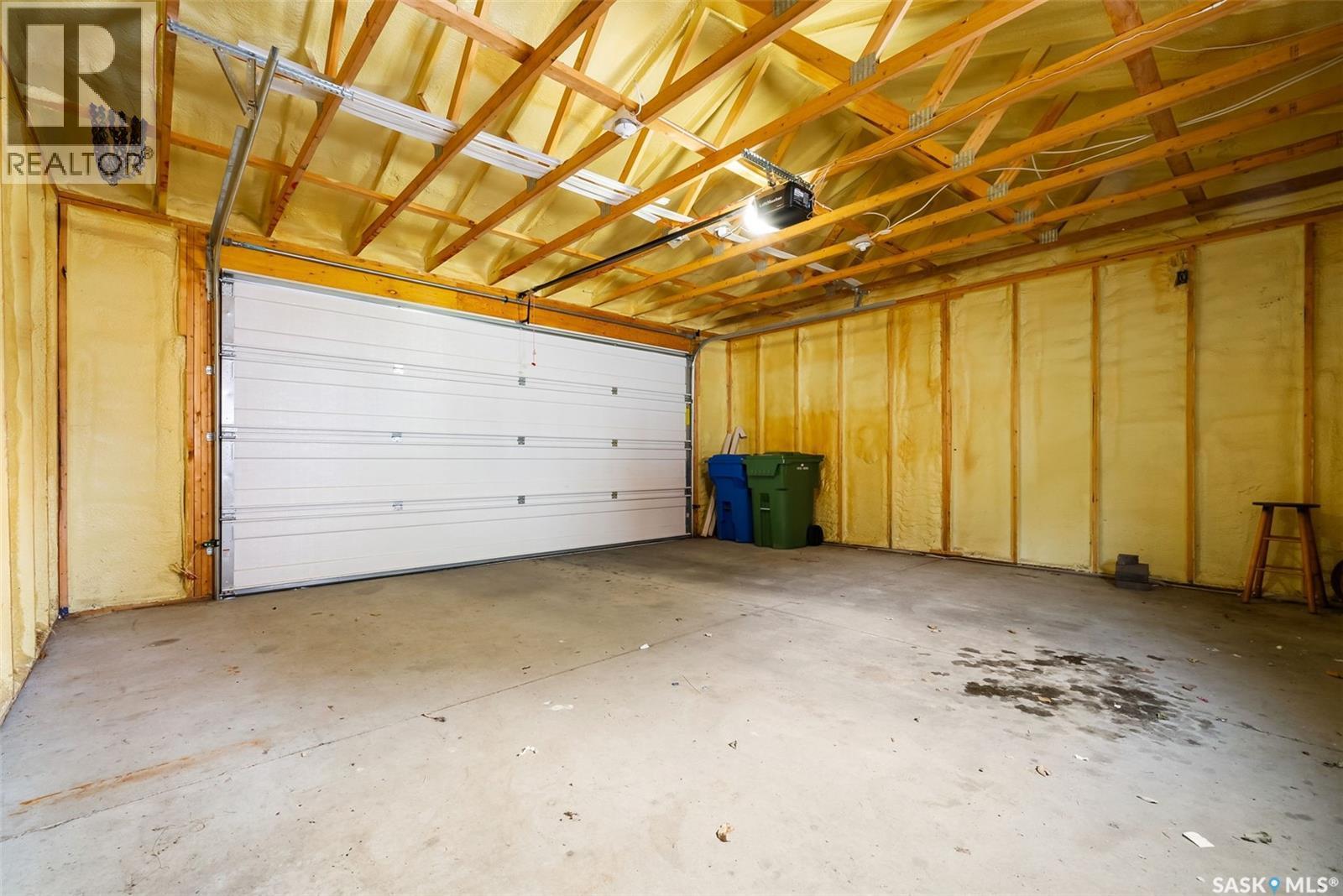 5057 Cornell Gate, Regina, SK - Indoor Photo Showing Garage