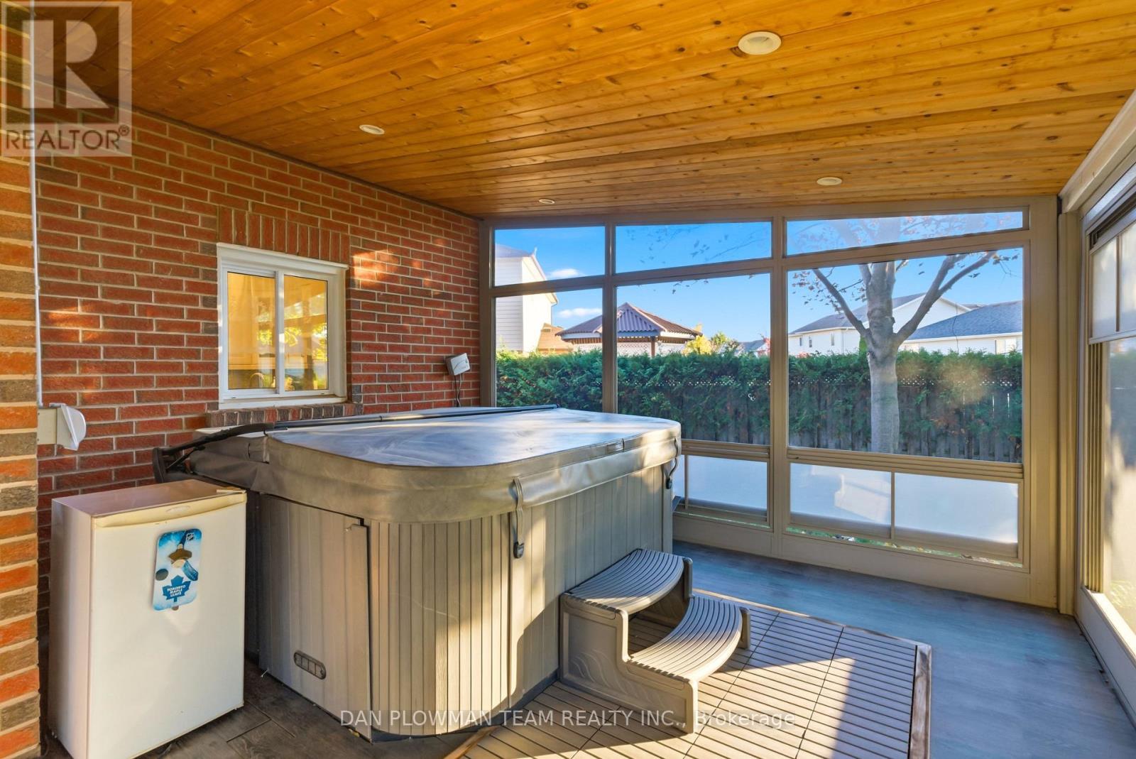 8 Aldcroft Crescent, Clarington, ON - With Exterior