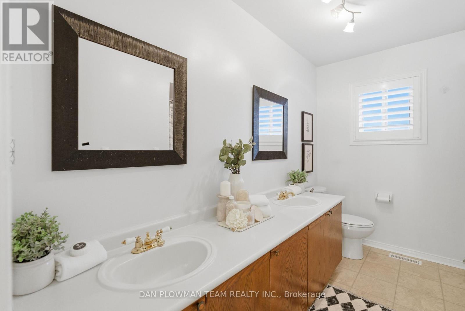 8 Aldcroft Crescent, Clarington, ON - Indoor Photo Showing Bathroom