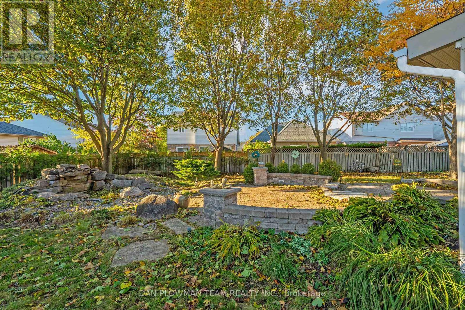 8 Aldcroft Crescent, Clarington, ON - Outdoor